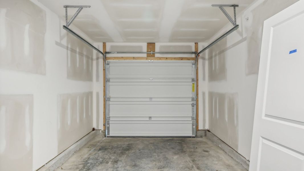 Spacious, unfurnished interior of a new home in Saddle Trace Townhomes, Lewisburg (Image 18).