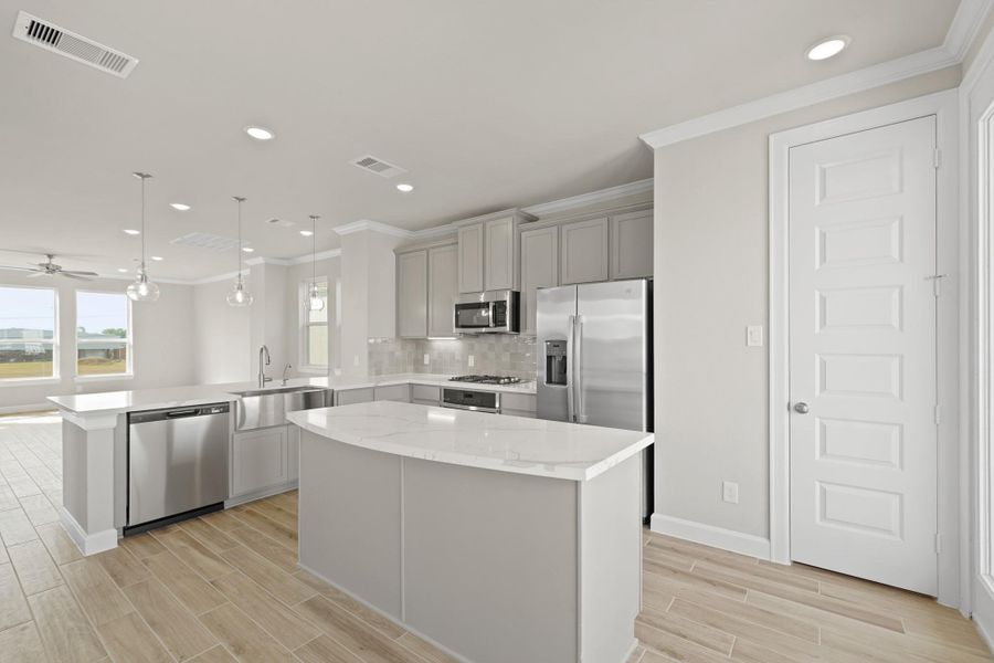 Lovely kitchen with center island Lovely kitchen with center island