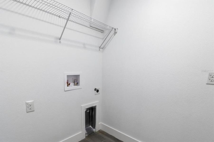 Spacious, unfurnished interior of a new home in , Citrus Springs (Image 24).