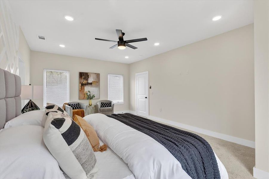 Furnished interior view inside a new home in , Dallas (Image 19).