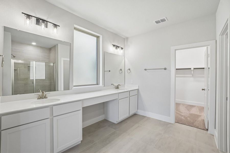 Owner's Bathroom Owner's Bathroom