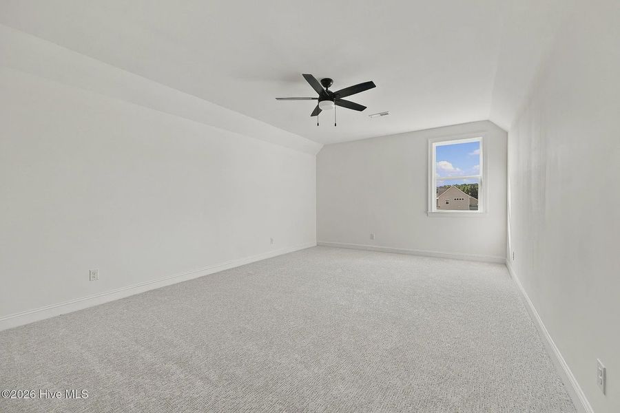 Spacious, unfurnished interior of a new home in Dixon Grove, Grimesland (Image 26).