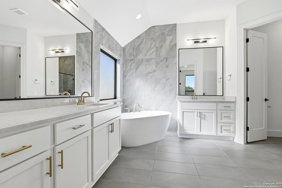 Furnished interior view inside a new home in Ventana - 60', Bulverde (Image 9).