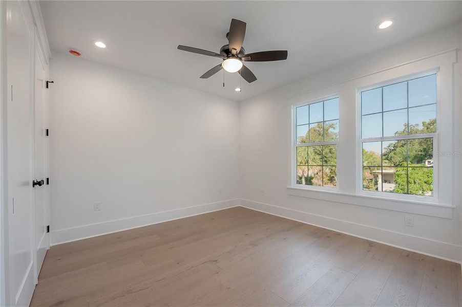 Spacious, unfurnished interior of a new home in , Tampa (Image 45).