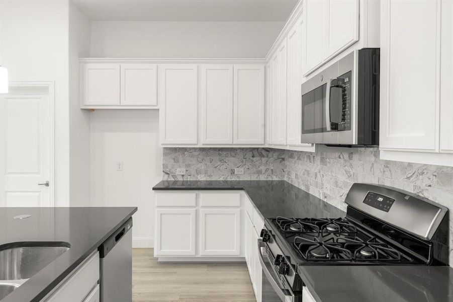 12. 2449 Wheatfield - Kitchen (3)