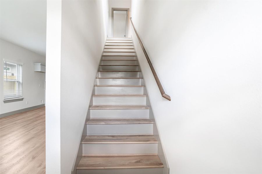Spacious, unfurnished interior of a new home in Avenue Park, Houston (Image 13).