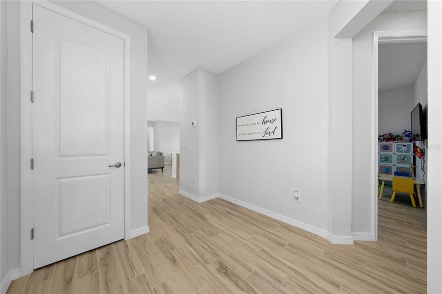 Spacious, unfurnished interior of a new home in , St. Cloud (Image 21).