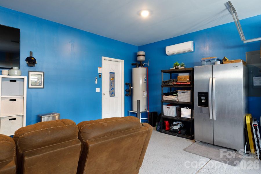 Furnished interior view inside a new home in Fergus Crossing, York (Image 17).