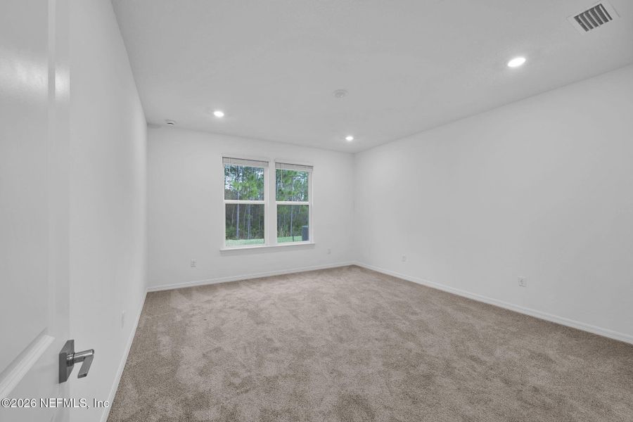 Spacious, unfurnished interior of a new home in Hyland Trail, Green Cove Springs (Image 18).