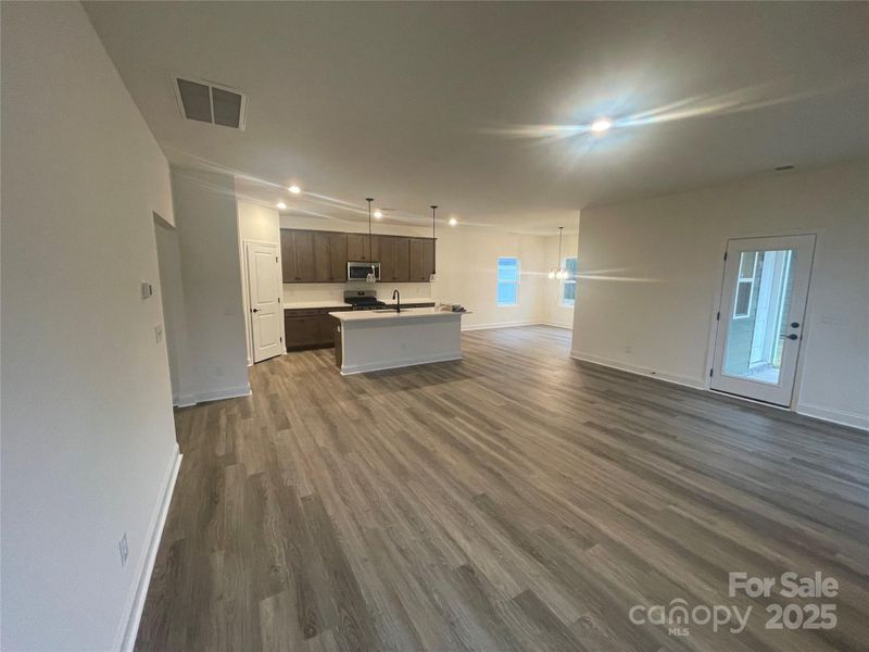 Spacious, unfurnished interior of a new home in Arbor Village, Matthews (Image 10).