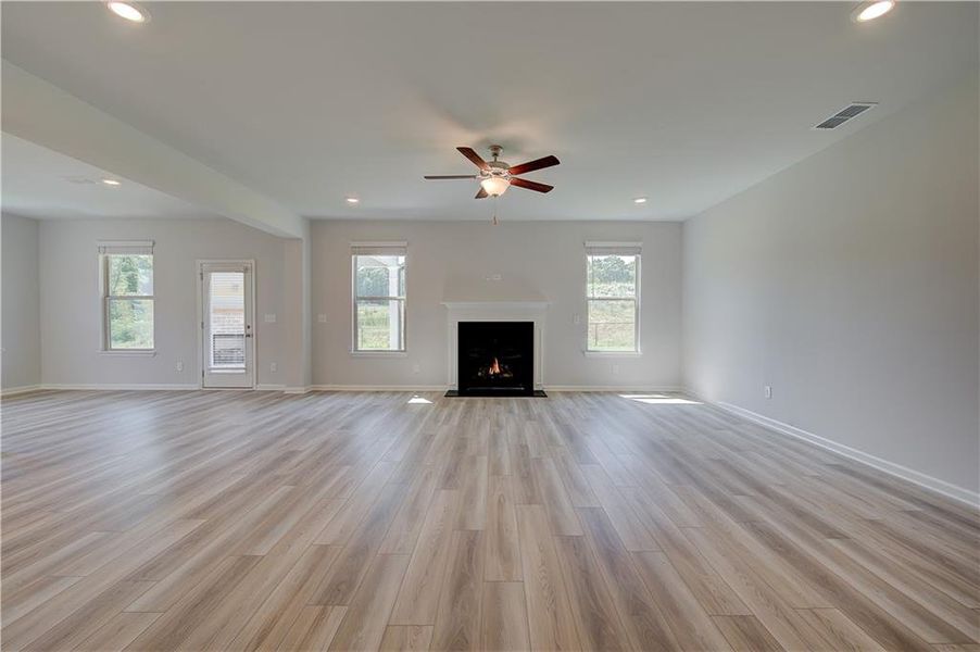 Spacious, unfurnished interior of a new home in Grandview at Millers Mill, Stockbridge (Image 11).