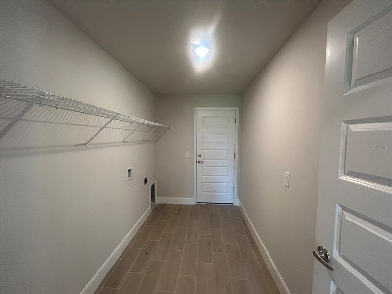 Spacious, unfurnished interior of a new home in Deep Creek, Punta Gorda (Image 12).