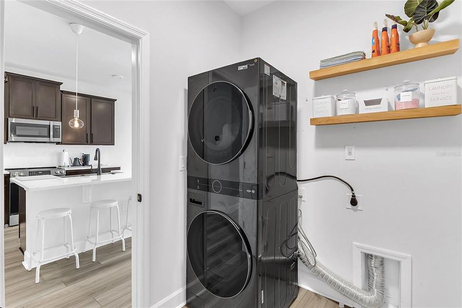 Furnished interior view inside a new home in , Winter Garden (Image 10).