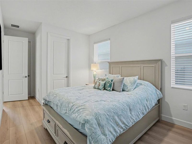 Furnished interior view inside a new home in , Oviedo (Image 10).