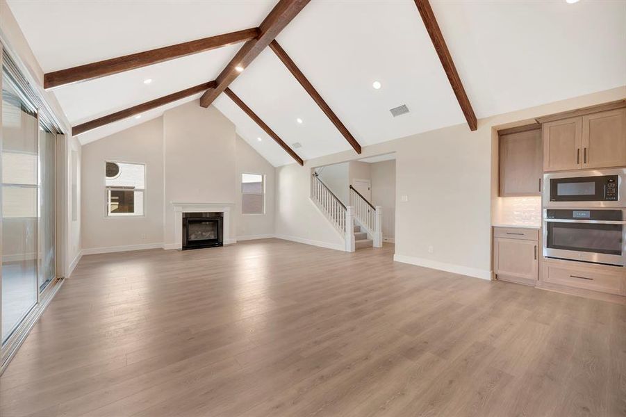 Spacious, unfurnished interior of a new home in Elevon, Lavon (Image 34).