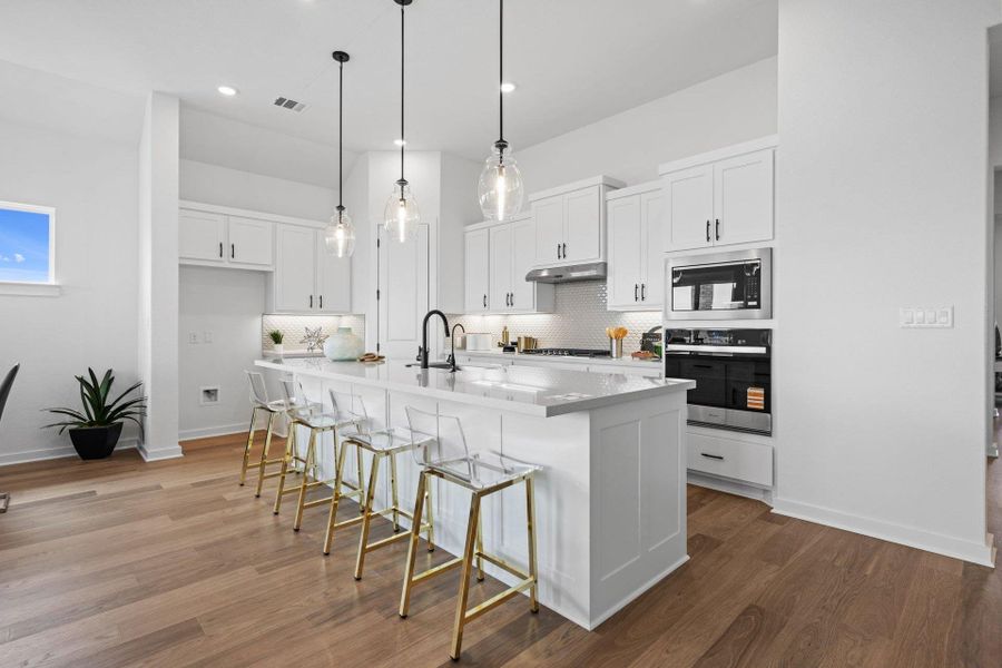 Center Island in Kitchen Center Island in Kitchen