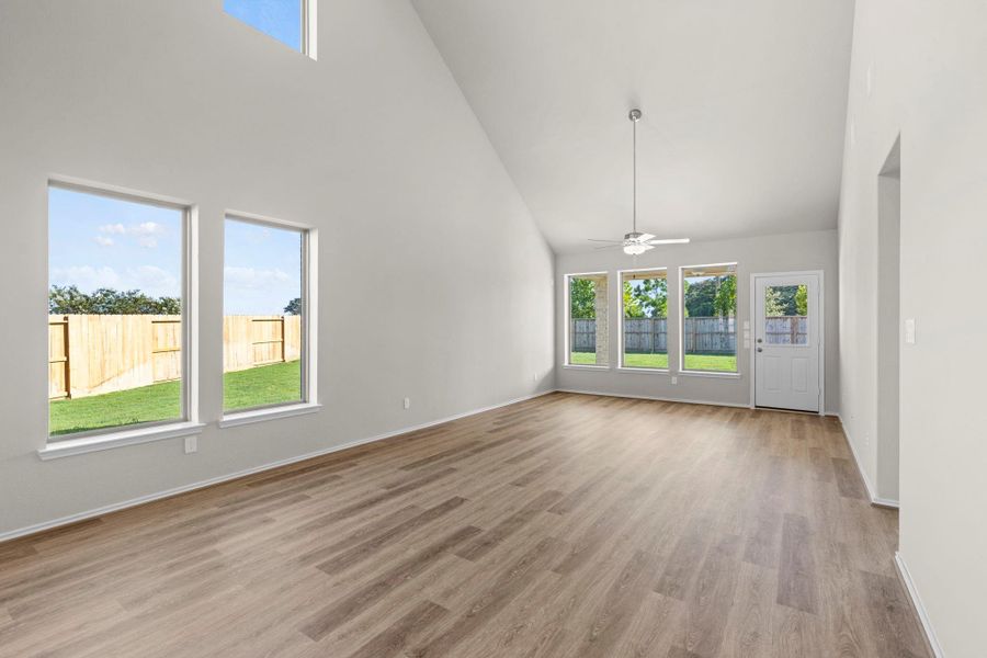 Spacious, unfurnished interior of a new home in Candela, Richmond (Image 30).
