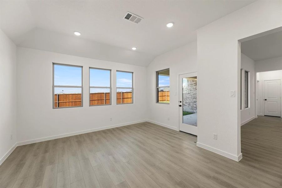 Dining Area Dining Area
