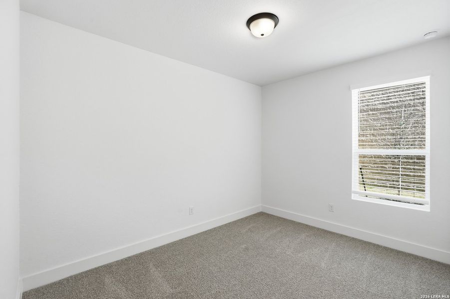 Spacious, unfurnished interior of a new home in Rose Hill, San Antonio (Image 19).