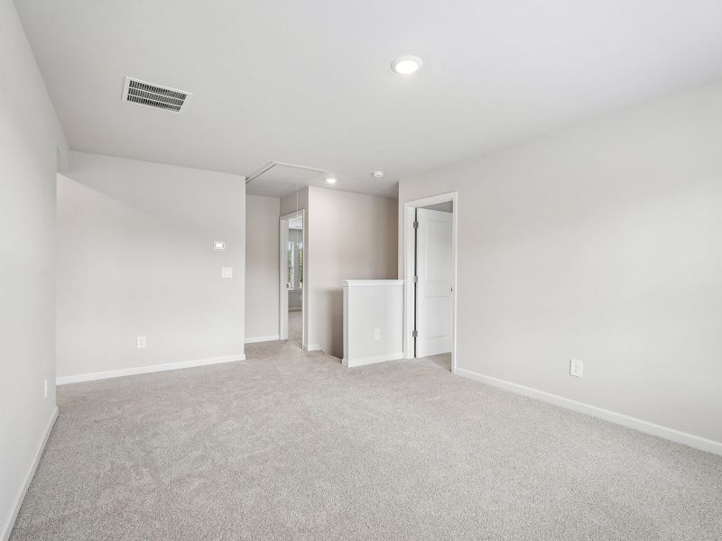 Spacious, unfurnished interior of a new home in Northwoods at Mirror Lake, Villa Rica (Image 21).