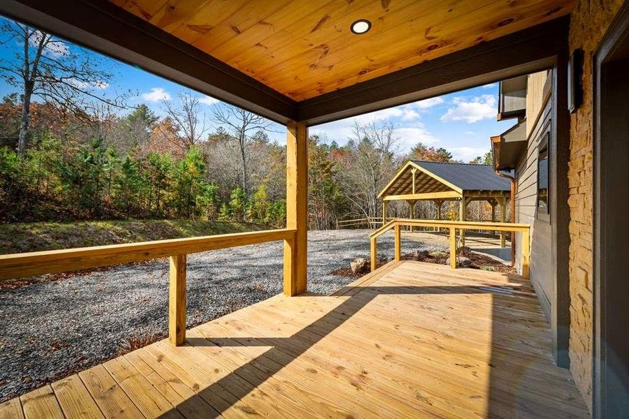 Exterior details and patio area of a home in , Mineral Bluff (Image 28).