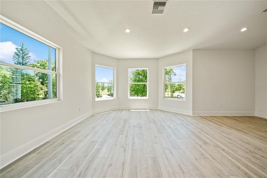 Spacious, unfurnished interior of a new home in , Tarpon Springs (Image 17). Spacious, unfurnished interior of a new home in , Tarpon Springs (Image 17).
