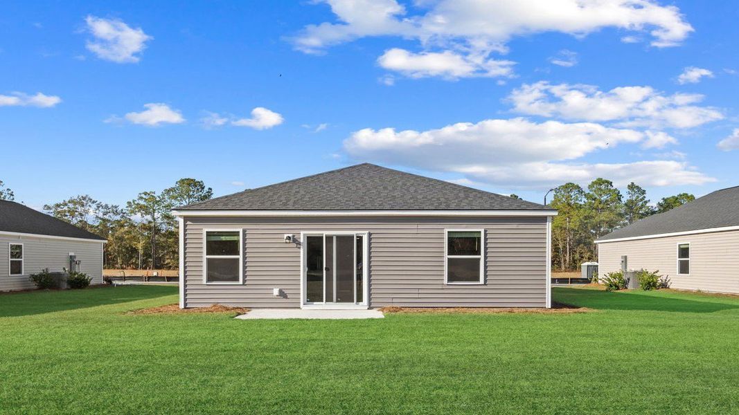 Exterior details and patio area of a home in Rice Hope, Port Wentworth (Image 3).