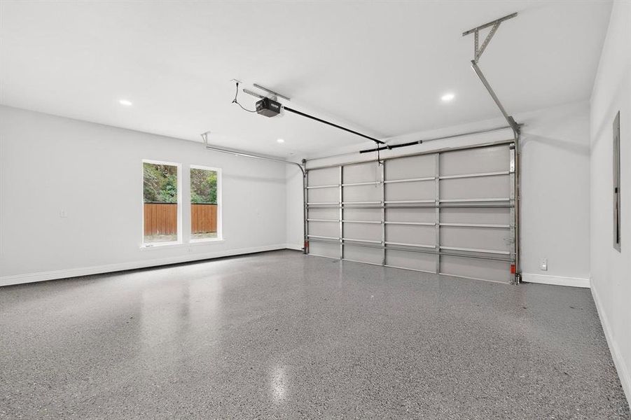 Spacious, unfurnished interior of a new home in , Tool (Image 18).