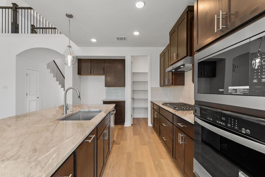 Stunning finishes in Light & Bright Kitchen