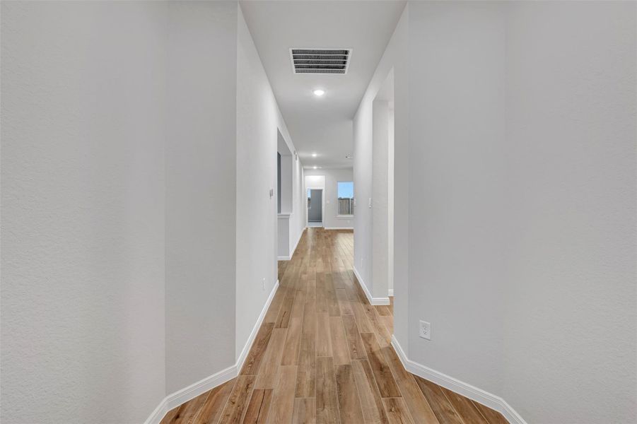 Spacious, unfurnished interior of a new home in The Grand Prairie 50’, Hockley (Image 19).