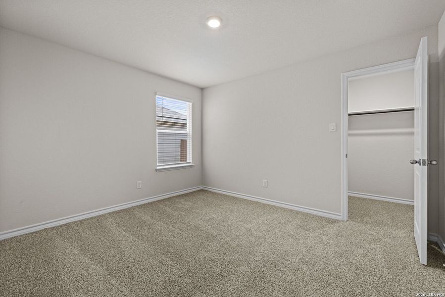Spacious, unfurnished interior of a new home in Avenida, Converse (Image 16).