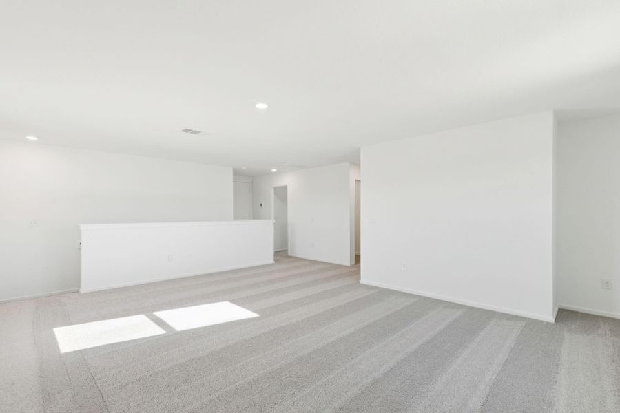 Spacious, unfurnished interior of a new home in Mavera, Conroe (Image 23).