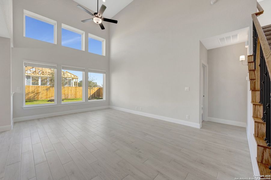 Spacious, unfurnished interior of a new home in Davis Ranch 50', San Antonio (Image 30).