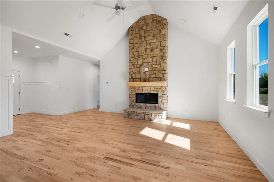 Spacious, unfurnished interior of a new home in , Calhoun (Image 12).