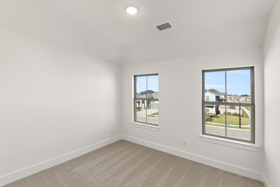 Spacious, unfurnished interior of a new home in Painted Tree, McKinney (Image 19).