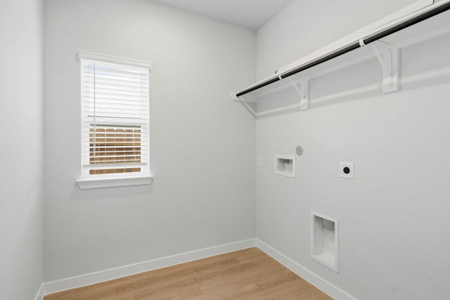 Spacious, unfurnished interior of a new home in Sunterra Lakes, Brookshire (Image 17).