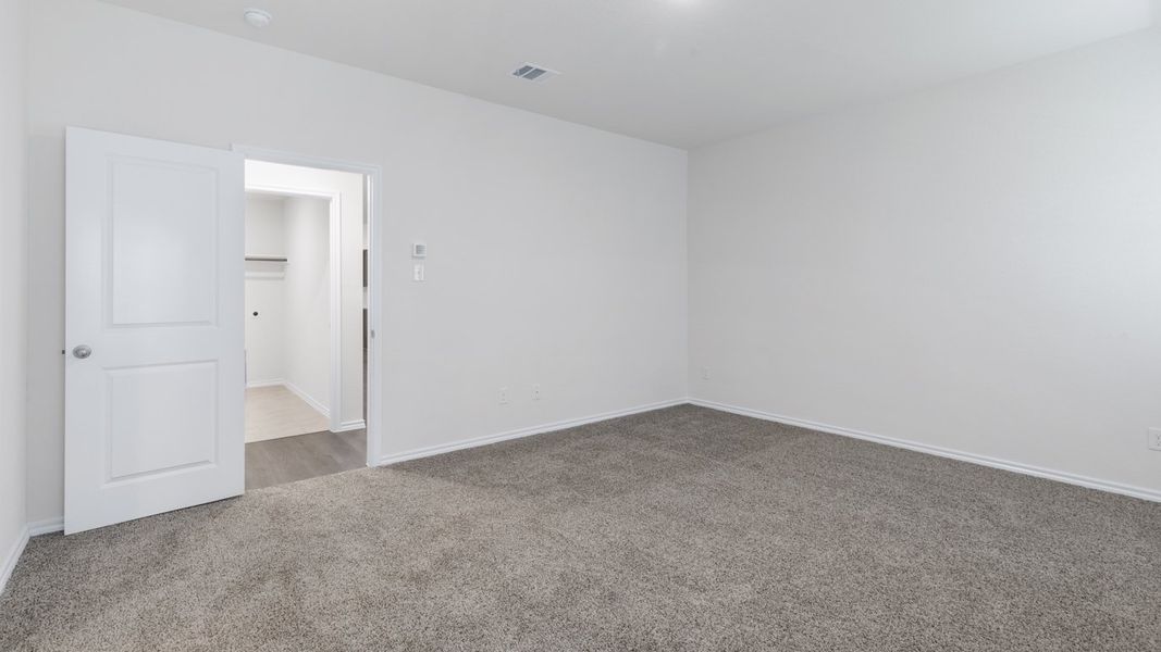 Representative unfurnished interior of a home built from the X40L Lakeway by D.R. Horton in Valor Farms, Royse City (Image 16).