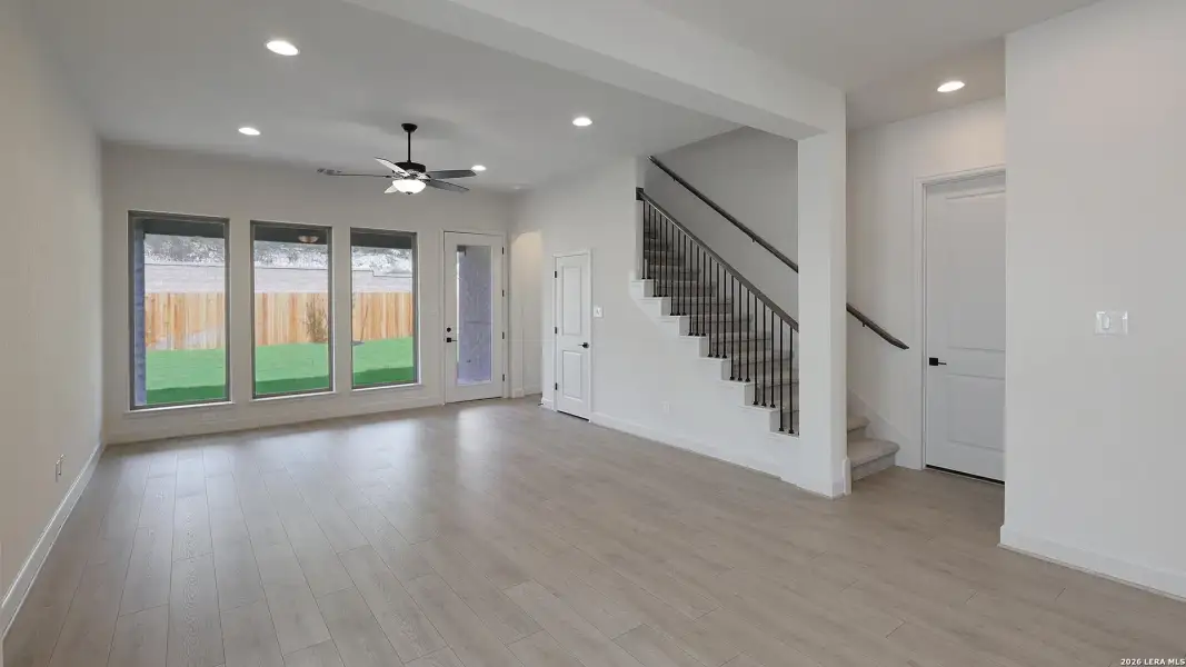 Spacious, unfurnished interior of a new home in Ladera, San Antonio (Image 26).