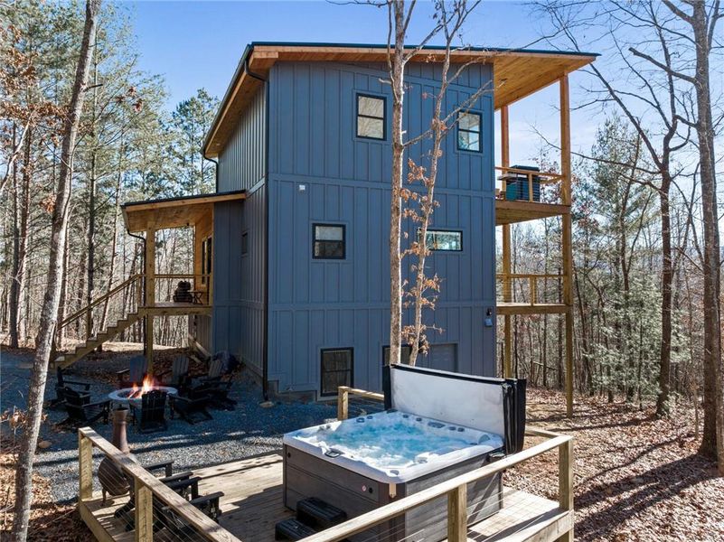 Exterior details and patio area of a home in , Blue Ridge (Image 27).