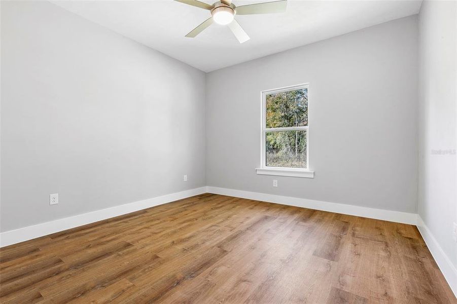 Spacious, unfurnished interior of a new home in , Live Oak (Image 15).