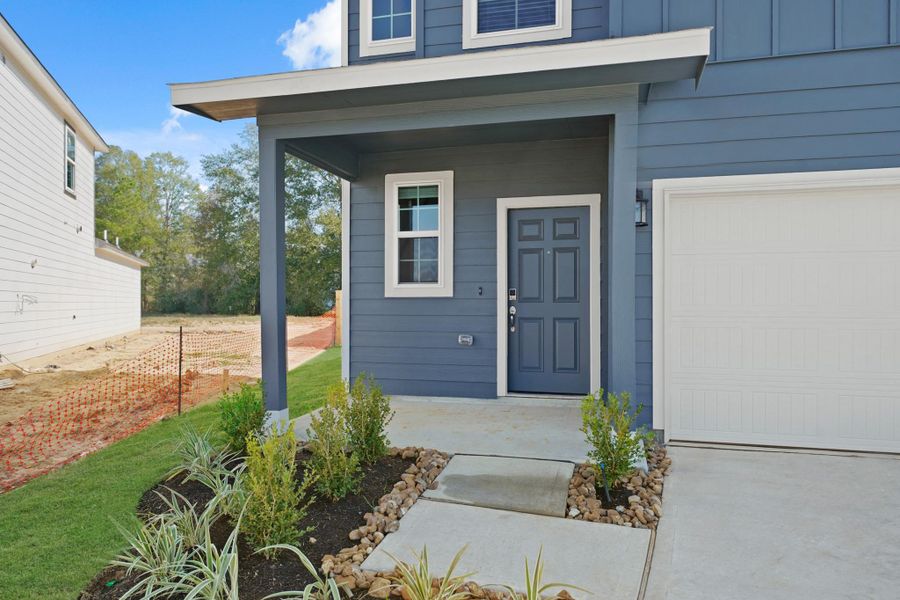 Exterior details and patio area of a home in Maple Heights, Porter (Image 3).