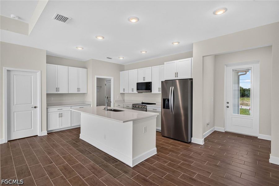 Furnished interior view inside a new home in Cape Coral, Cape Coral (Image 13).