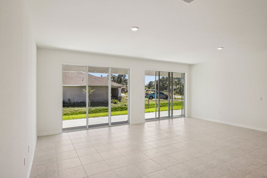 Spacious, unfurnished interior of a new home in Lehigh Acres, Lehigh Acres (Image 13).