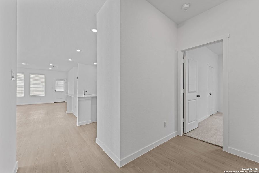 Spacious, unfurnished interior of a new home in Steelwood Trails: Coastline Collection, New Braunfels (Image 20). Spacious, unfurnished interior of a new home in Steelwood Trails: Coastline Collection, New Braunfels (Image 20).