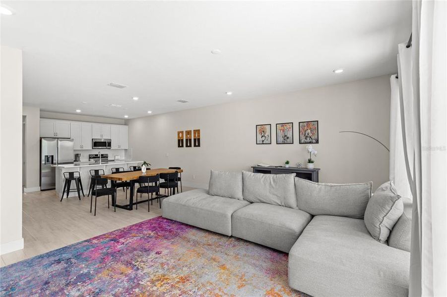 Furnished interior view inside a new home in , Kissimmee (Image 10).