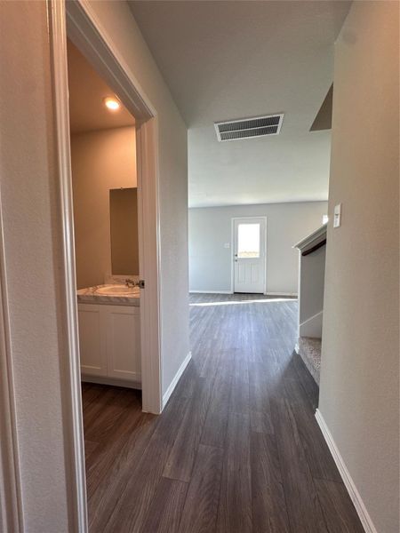 Spacious, unfurnished interior of a new home in Santa Fe, Cleveland (Image 21). Spacious, unfurnished interior of a new home in Santa Fe, Cleveland (Image 21).