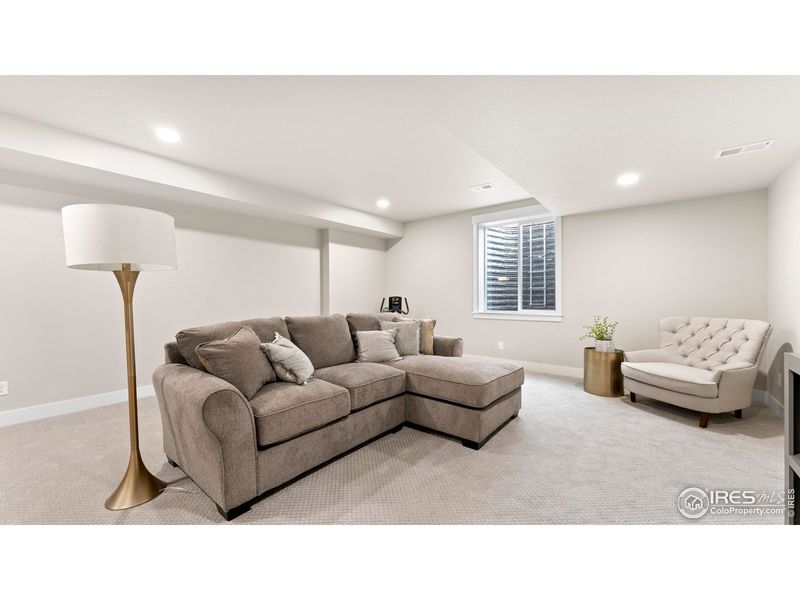 Furnished interior view inside a new home in Vernazza, Windsor (Image 14).