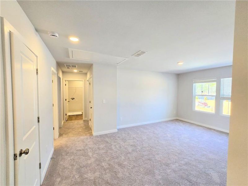Spacious, unfurnished interior of a new home in Hawthorne Reserve, Dallas (Image 15).