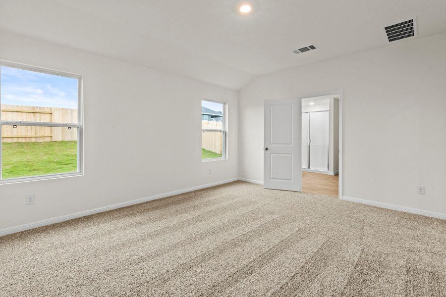 Spacious, unfurnished interior of a new home in Trace, San Marcos (Image 28).