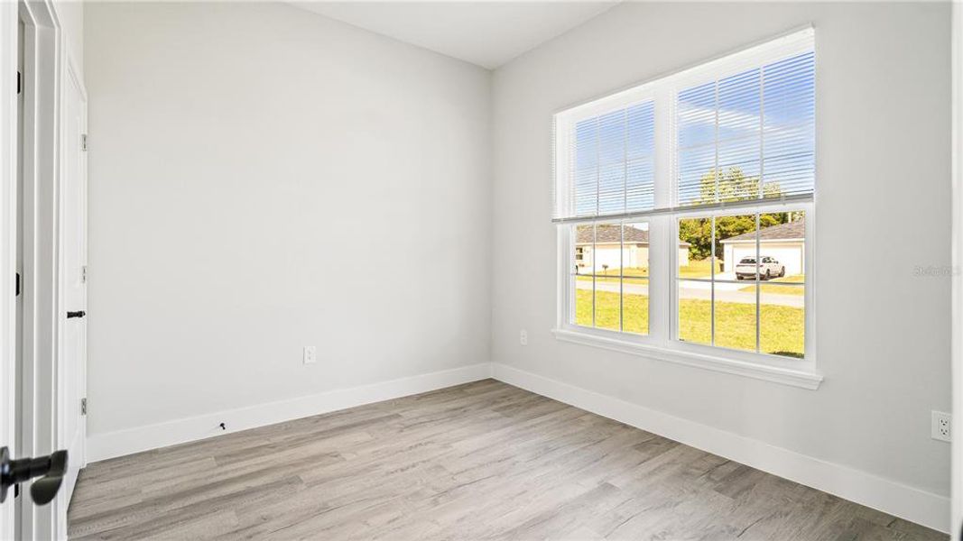 Spacious, unfurnished interior of a new home in , Ocala (Image 25).